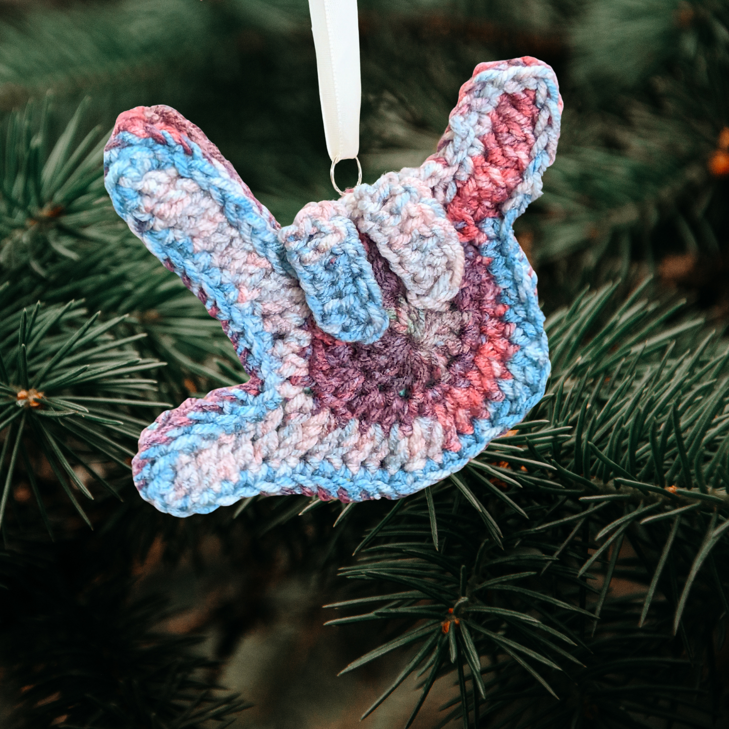 ASL "I Love You" Ornament